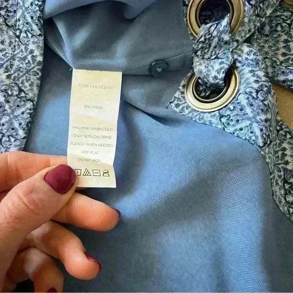 Laurie Felt Cold Shoulder Blouse Grommets and tie detail M - Picture 6 of 10